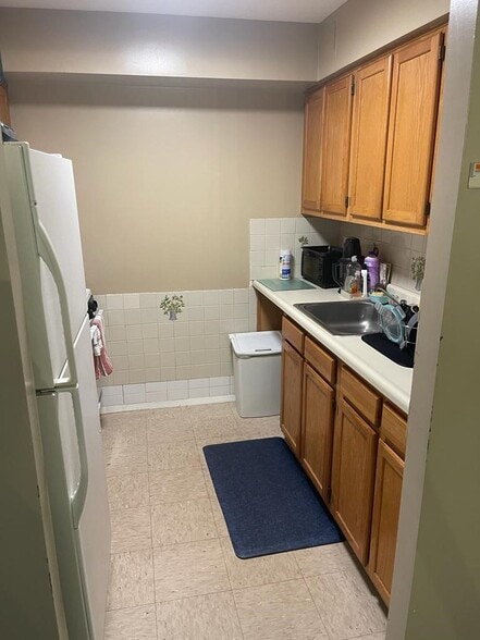 Building Photo - 940 E 181st St