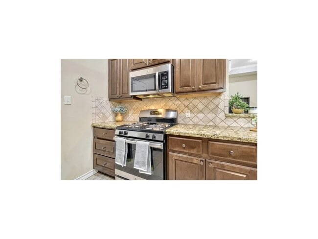 Building Photo - 2531 Kinnersley Ln