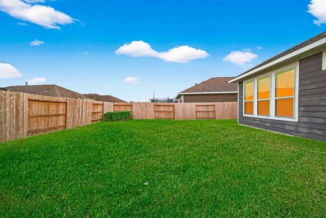 Building Photo - 7927 Tindarey Maple Trace
