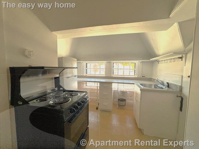 Building Photo - Cambridgeport 3rd floor 1 Bedroom for $285...