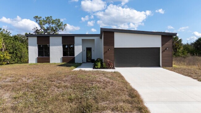 Building Photo - Brand New Construction 3/2  Canal Front Home for Rent in North Port