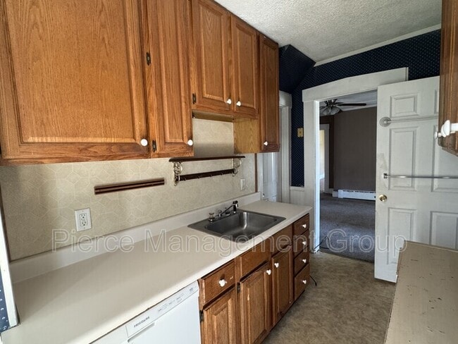 Building Photo - 69 Turnpike St