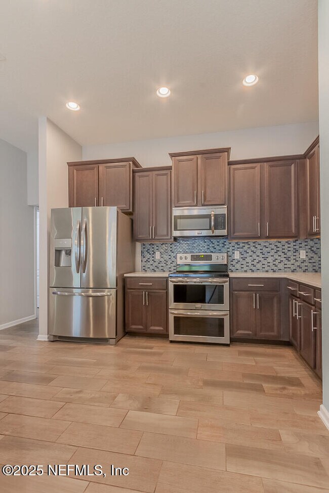 Building Photo - 16326 Hunters Hollow Trail