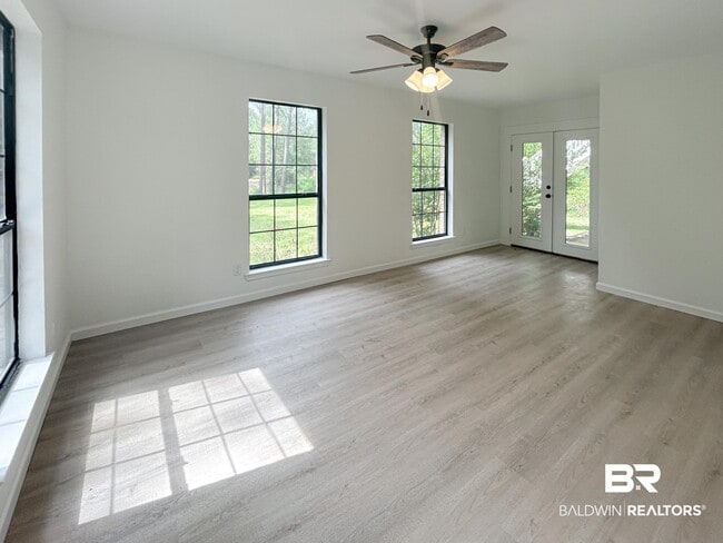Building Photo - 10080 Bay Haven Dr