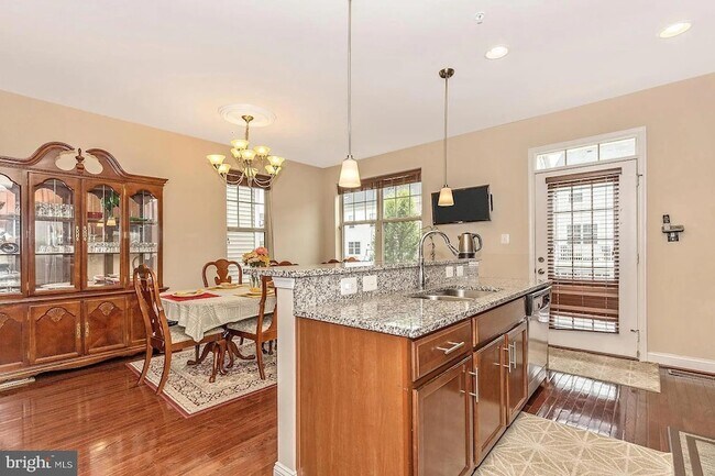 Building Photo - 11882 Country Squire Way