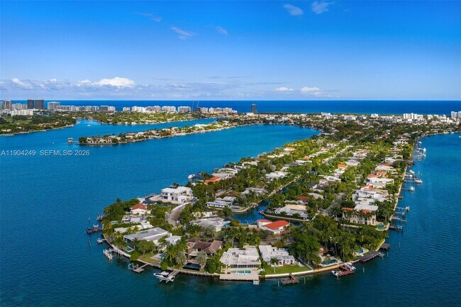 Building Photo - 7975 Biscayne Point Cir