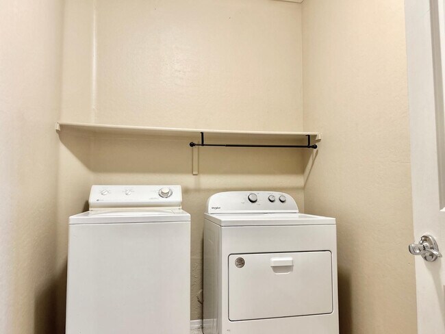 Building Photo - 6660 E Roland St