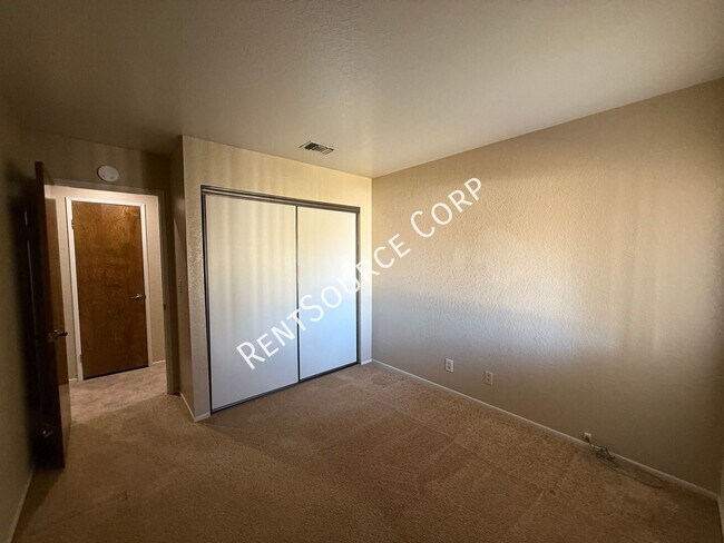 Building Photo - 44861 Laszlo St