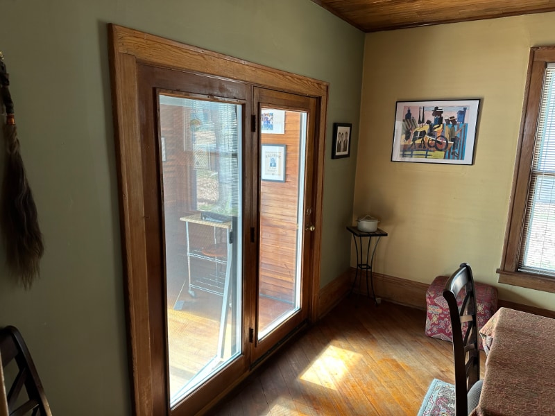 Building Photo - 1117 E Court St