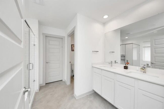 Building Photo - 7007 Fleetwood Crescent Wy