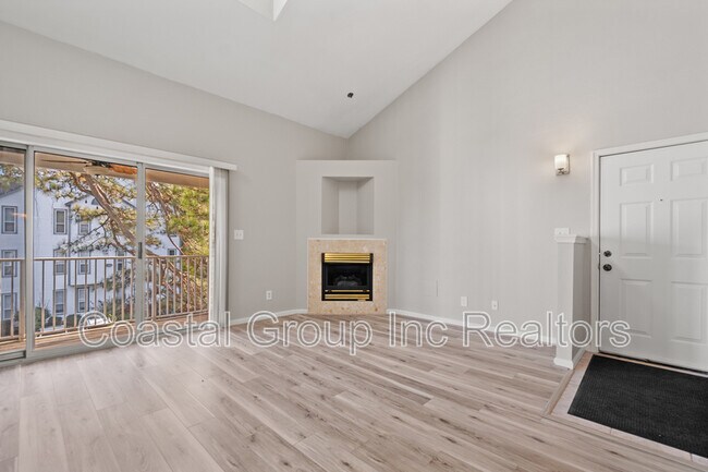 Building Photo - 2212 Lesner Crescent