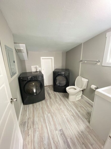 Building Photo - 1524 S 8TH ST