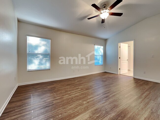 Building Photo - 603 Glendale Ln