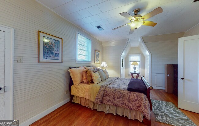 Building Photo - 351 Seavy St