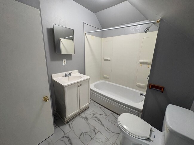 Building Photo - Lovely & Spacious 4-Bedroom Single-Family Home with Open Backyard