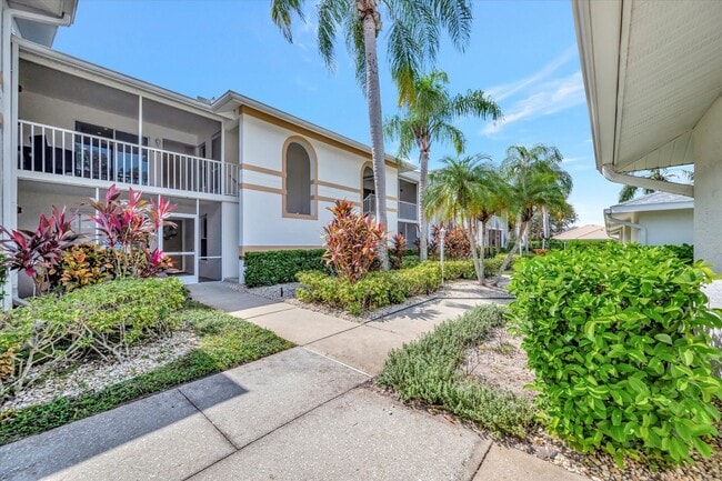 Building Photo - Golf Membership Included • 6-12 Months Lease • Furnished 2 Bedroom Condo