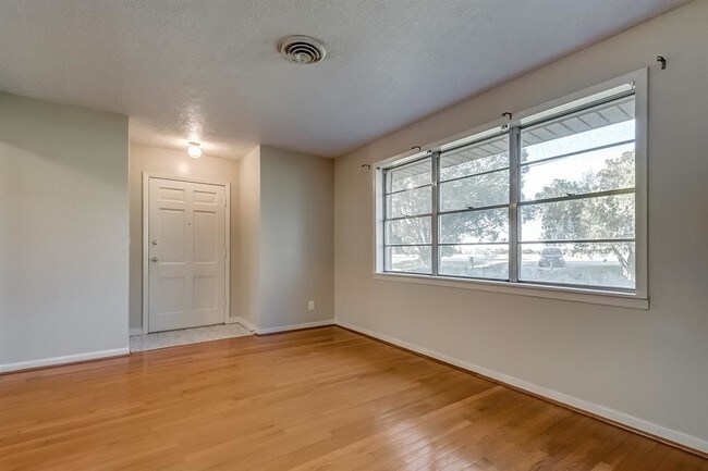 Building Photo - 15206 TX-36
