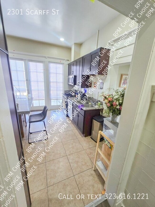 Building Photo - 2301 Scarff St