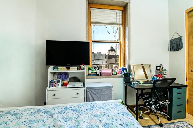 Building Photo - 213 N Walnut St