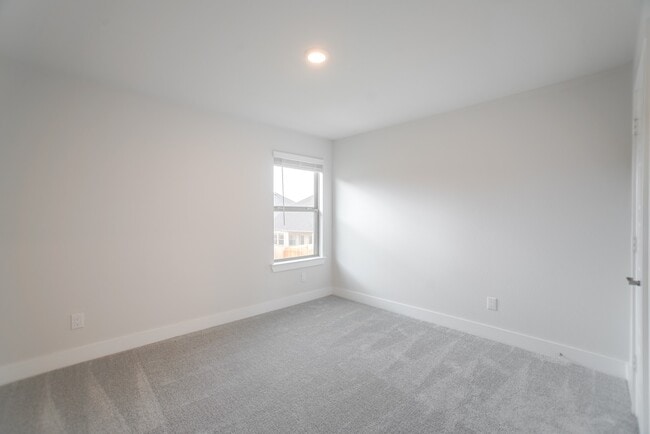 Building Photo - 10614 Whitejacket