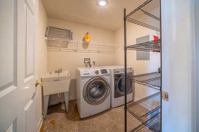 Building Photo - 77 N Wolf Rd