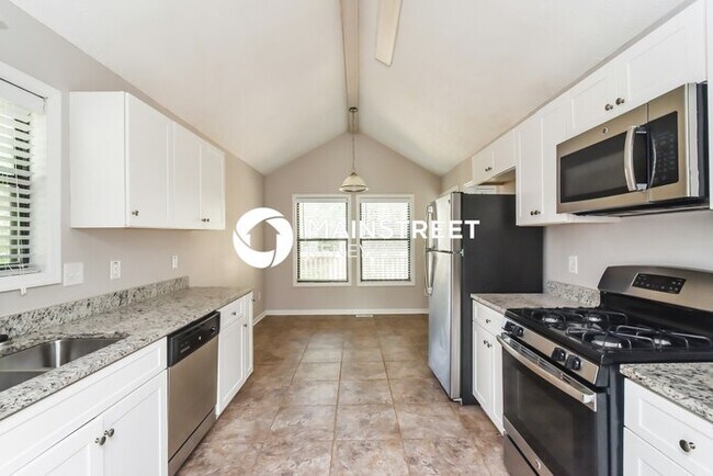 Building Photo - 4 Bedroom Pet-Friendly Home in Acworth, GA with Main Street Renewal