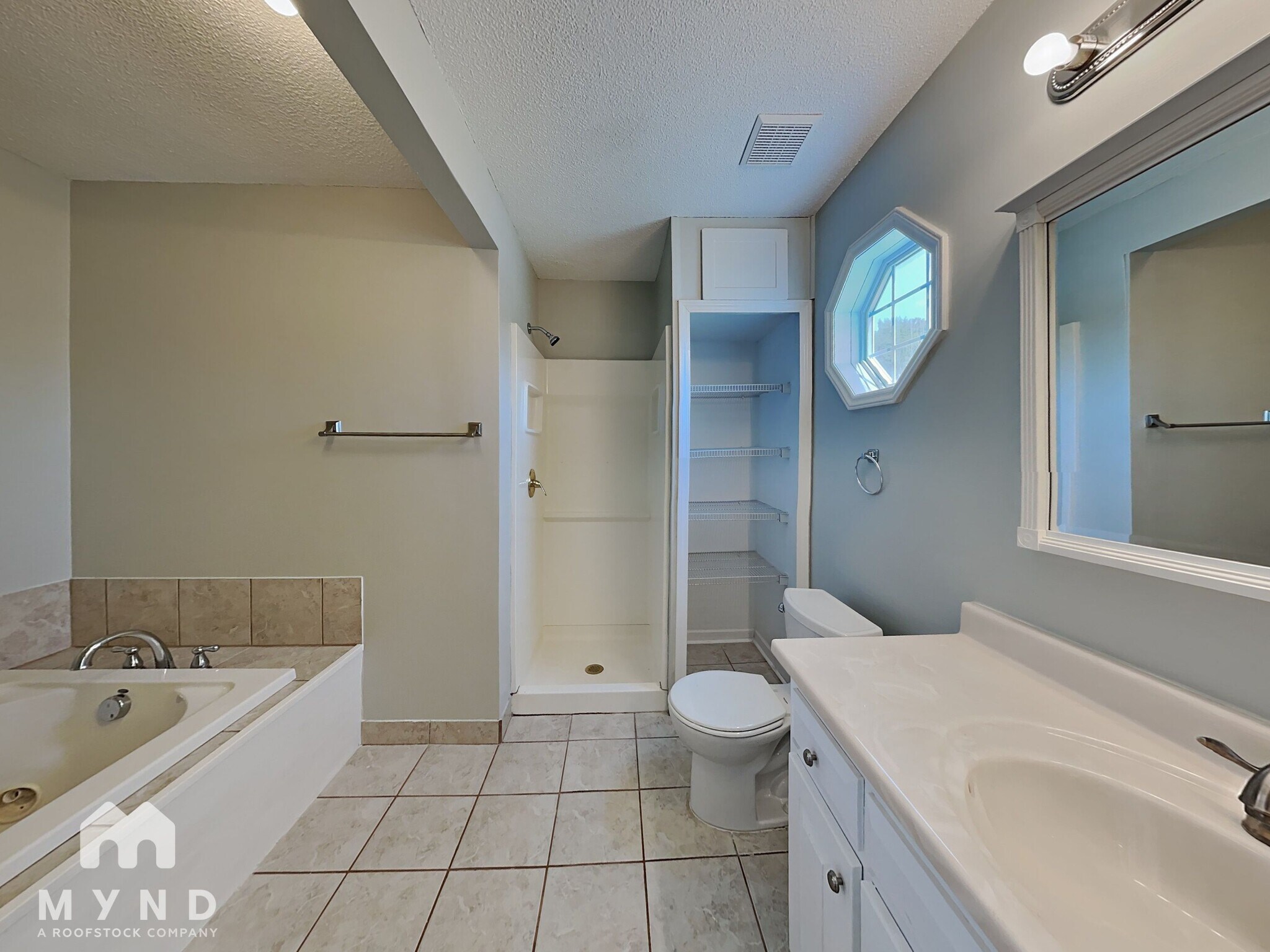 Building Photo - 4017 Rockside Hills Dr