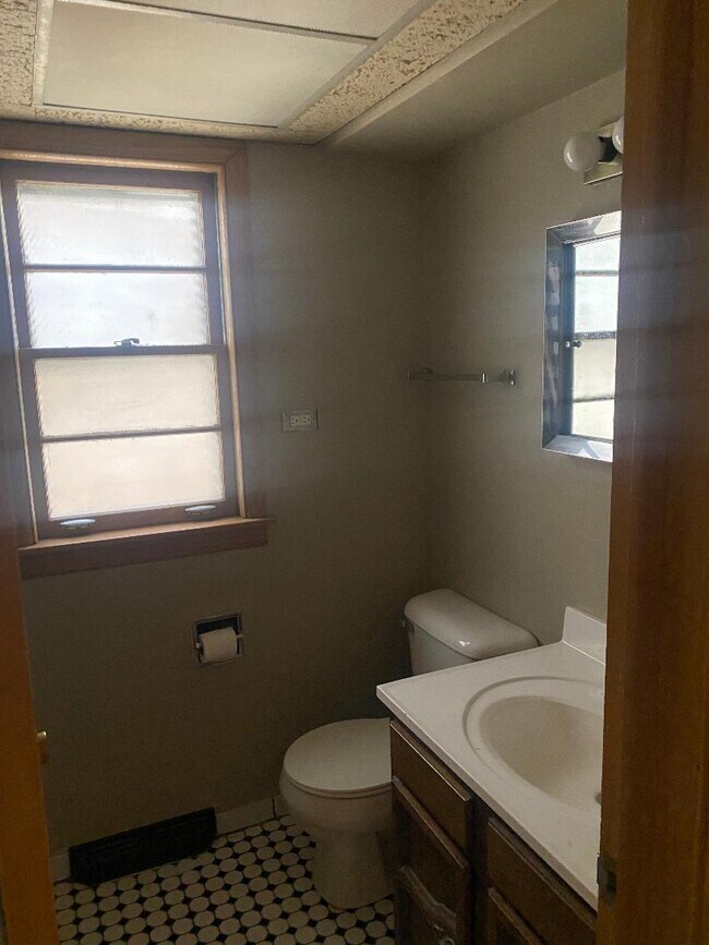 Building Photo - 209 W 23rd St