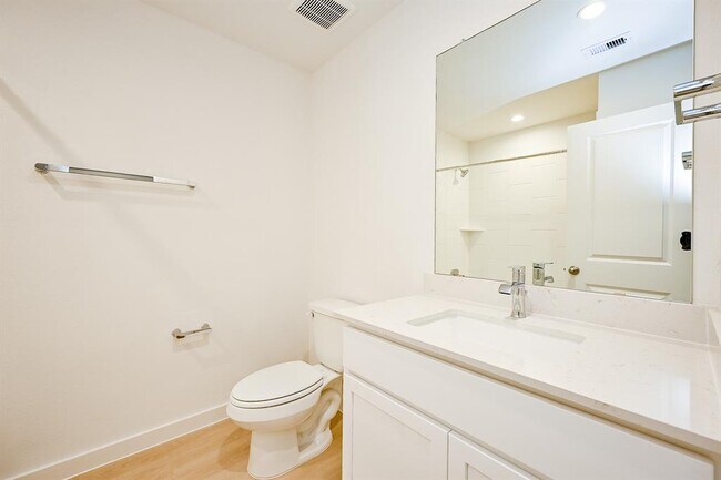 Building Photo - 1602 Mazzini Dr