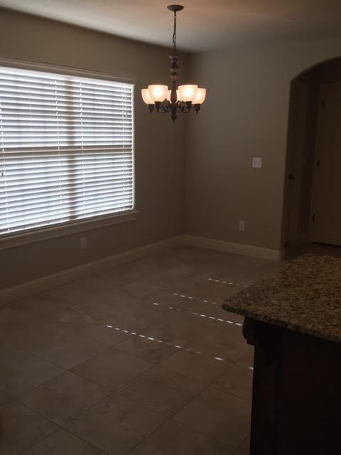 Building Photo - 2905 SW Tanglewood Ave