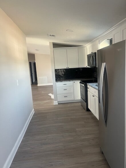 Building Photo - 4454 Lower Meadow Rd