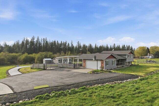 Building Photo - 21913 N Meadowview Dr