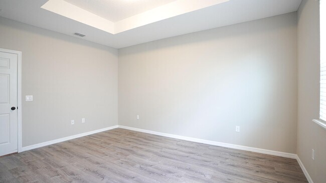 Building Photo - 12663 Salomon Cove Dr