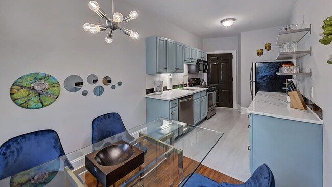 Building Photo - 518 Lamar Ave