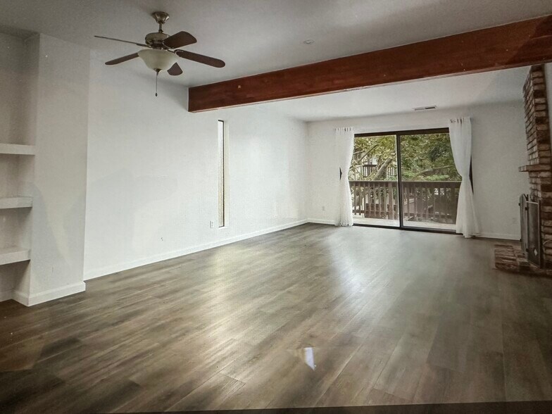 Building Photo - 2055 Sierra Rd