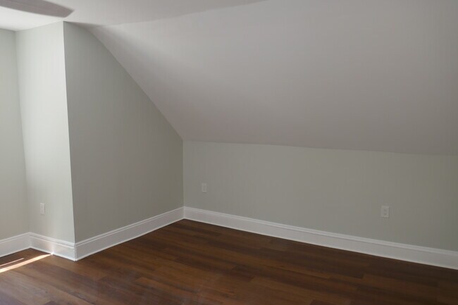 Bedroom - 875 Lexington Ave