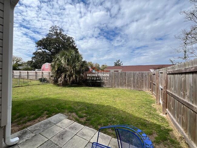 Building Photo - Tiny home in Heart of Pensacola