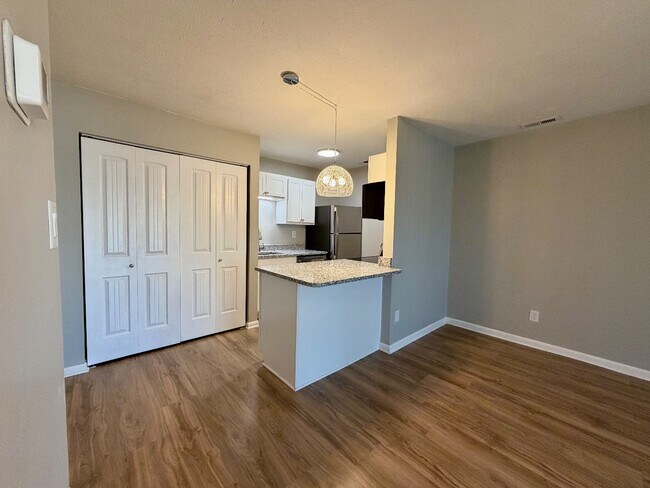 Building Photo - 1128 Southwood Dr