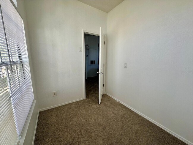 Building Photo - 1606 Columbia Arms Cir