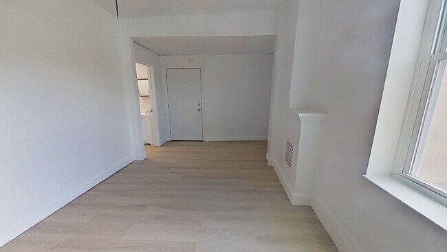Building Photo - Boarding House WEEKLY RENT