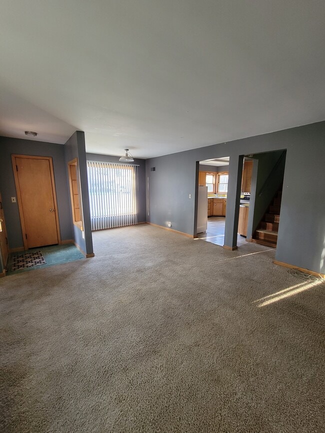 Building Photo - 524 8th Ave