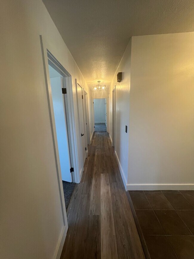 Building Photo - 4 Bed 3 bath remodeled home