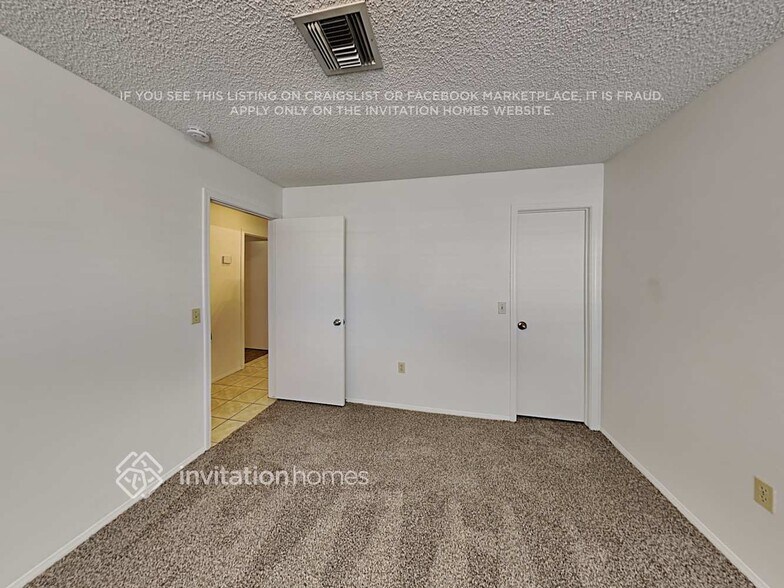 Building Photo - 1545 E Laurel Ave