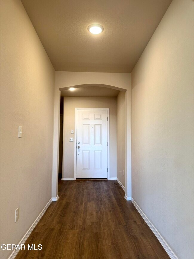 Building Photo - 1013 Villa Seca Dr