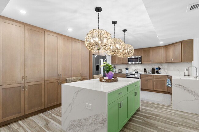 Building Photo - 4020 Galt Ocean Dr