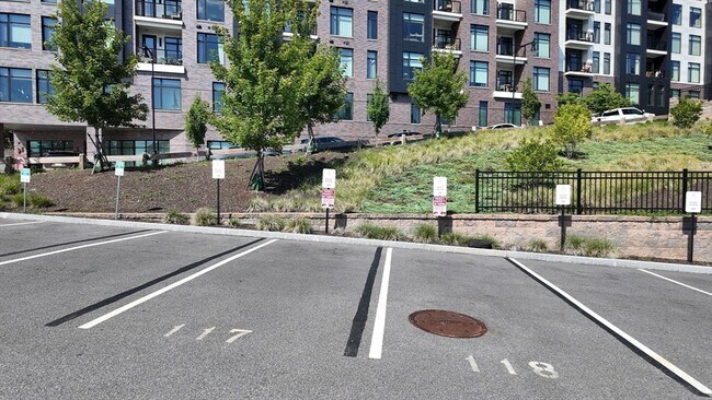 Building Photo - 201 Washington St