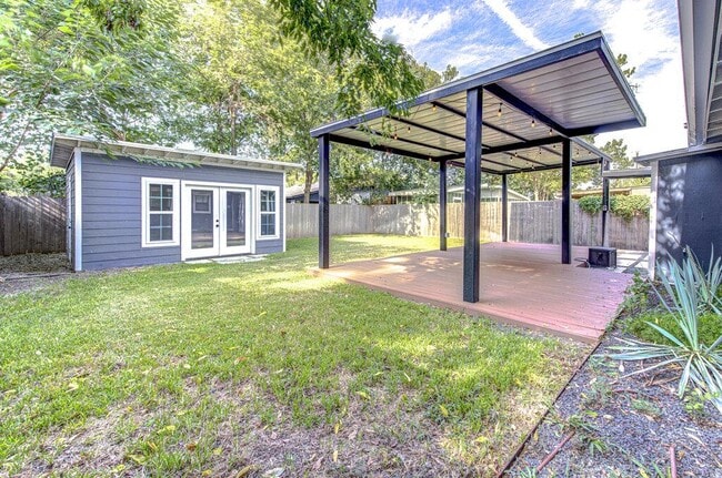 Building Photo - 3205 Bengston St