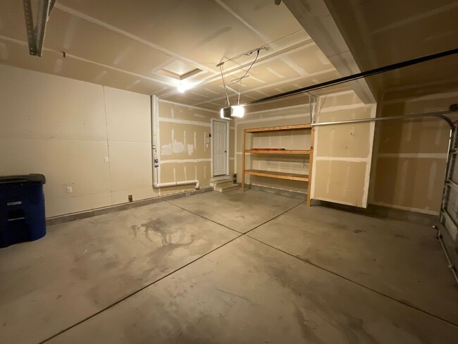 Building Photo - 3 Bedroom Home Available Near Milton E Pro...