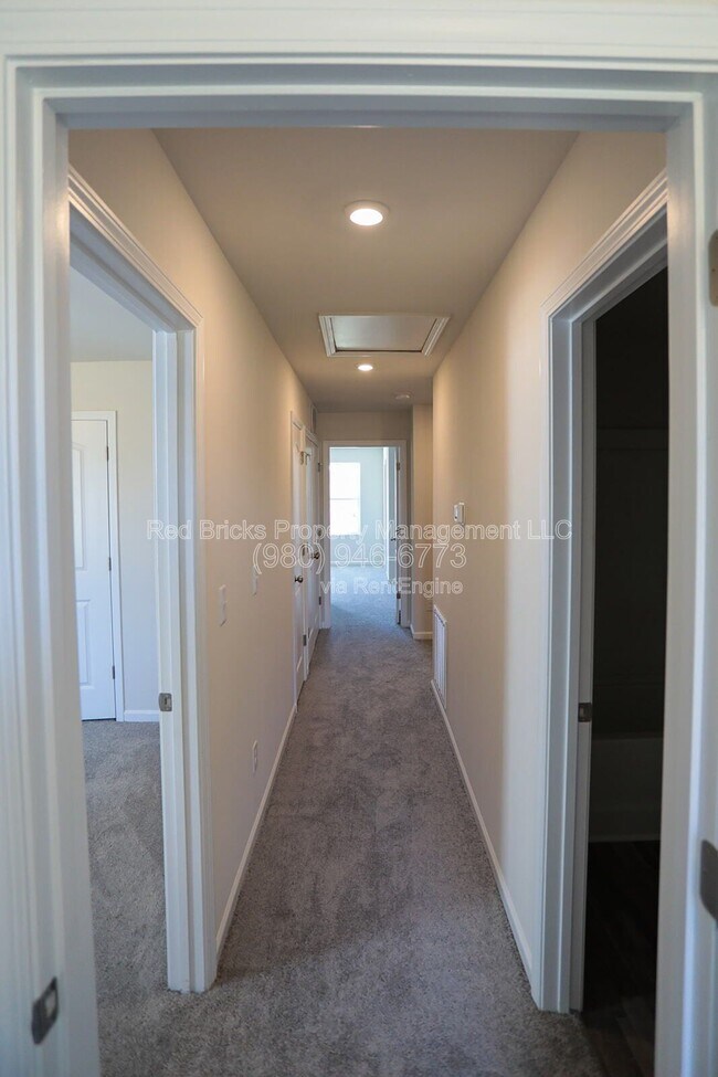 Building Photo - 230 Winston Ln