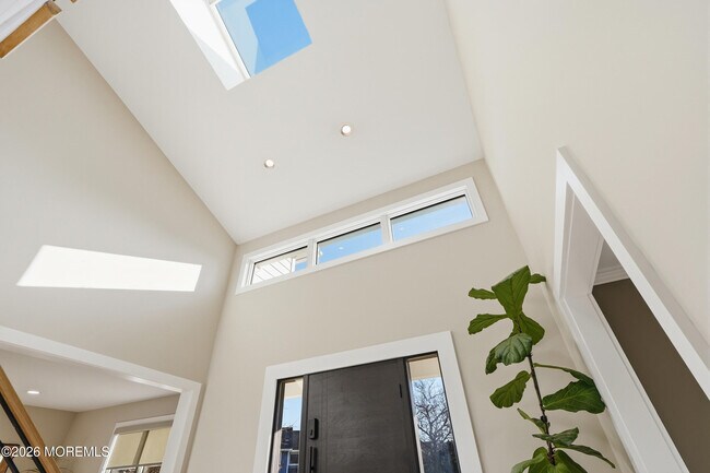 Building Photo - 8 Jackson Ct